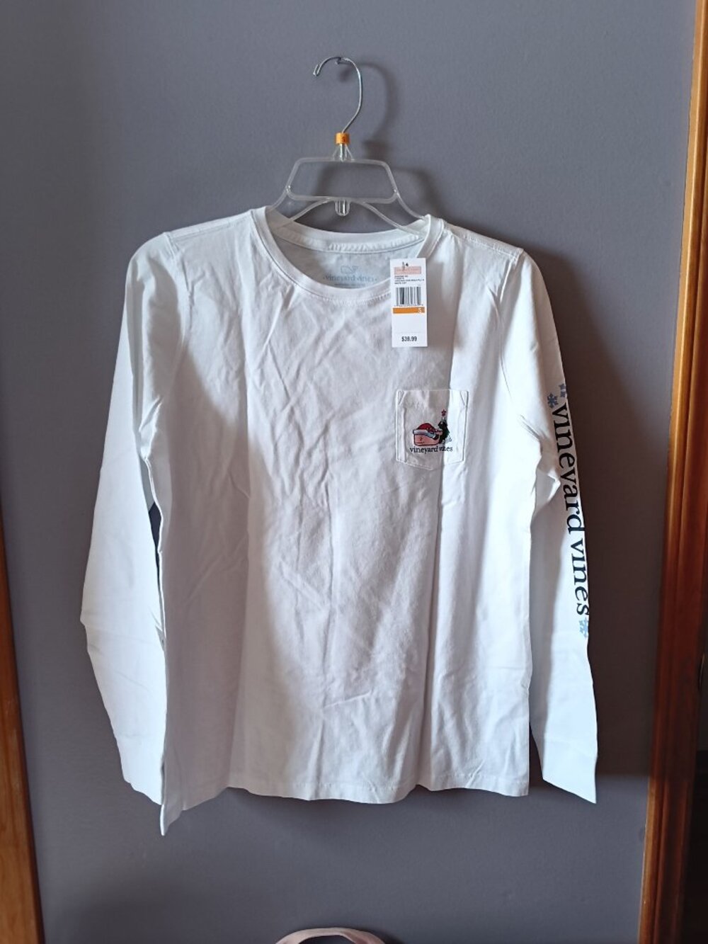 (BOUTIQUE) New Vineyard Vines Christmas Shirt, size S - Picture 2 of 6